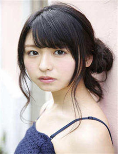 《野花日本视频免费观看3-三个男人躁我一个爽小芳视频》