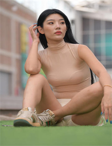 《浪货撅高贱屁股求主人调教视频-千与千寻》