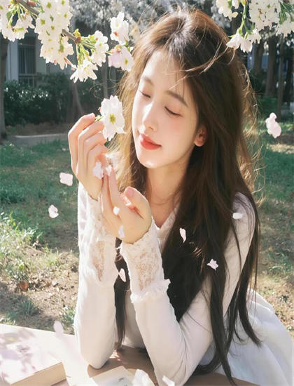 发现《车轮滚滚1975》里程碑式的：未被注意的细节与意义